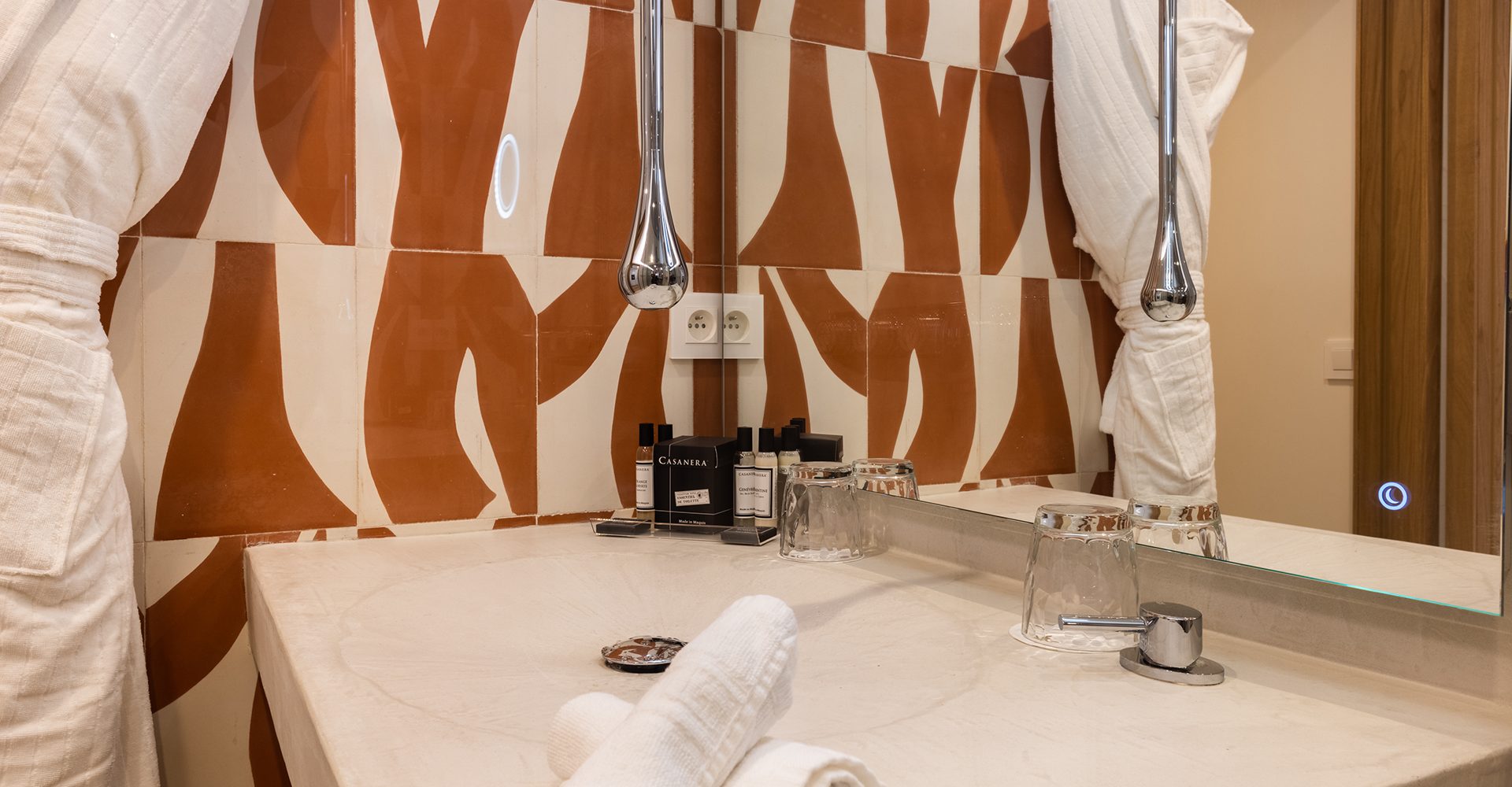 web_kasano_calvi_chambre_classique_0002__I7A0940 web_kasano_calvi_chambre_classique_0002__I7A0940