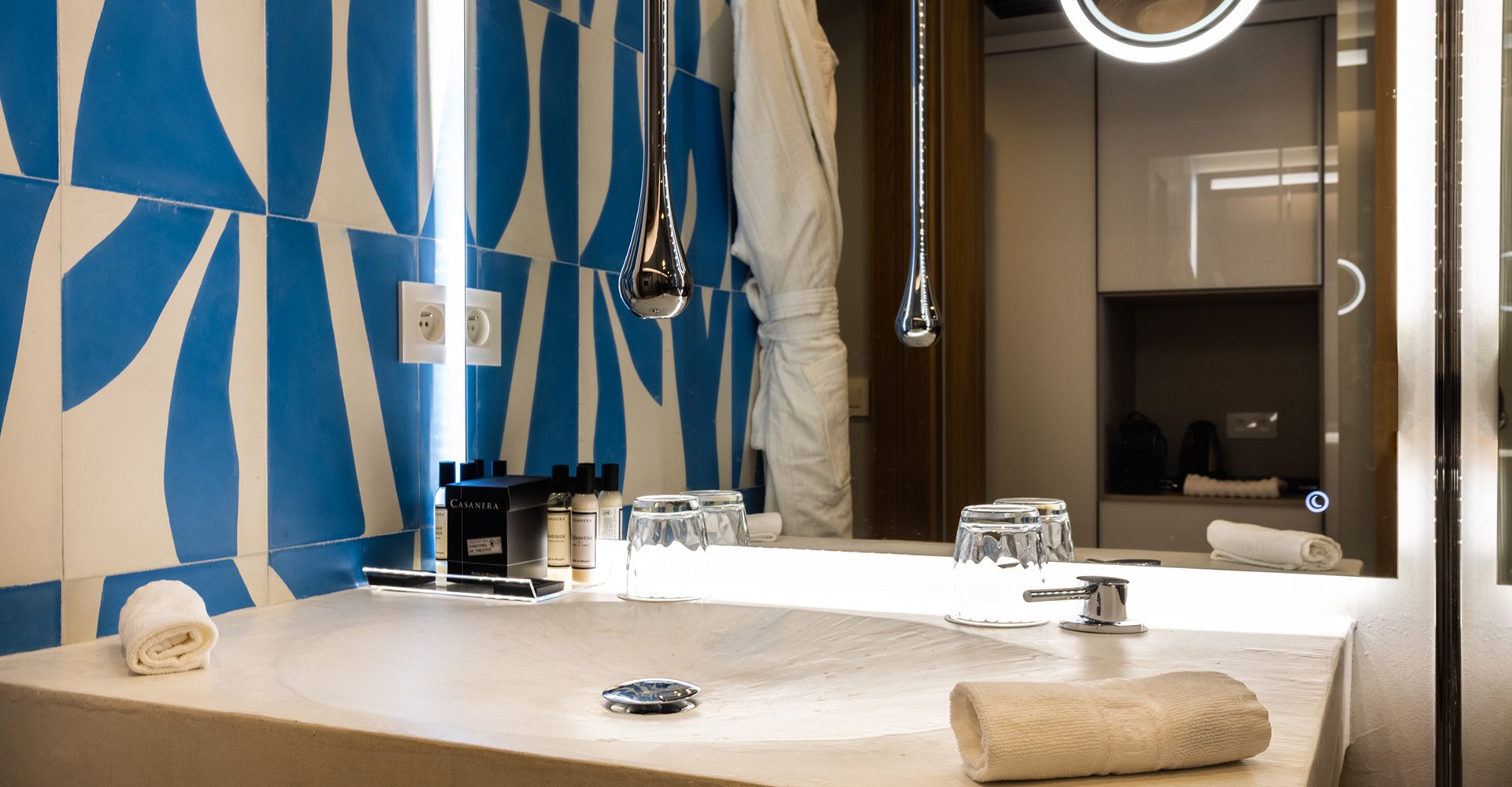web_kasano_calvi_chambre_deluxe_0006__I7A0888-Modifier web_kasano_calvi_chambre_deluxe_0006__I7A0888-Modifier